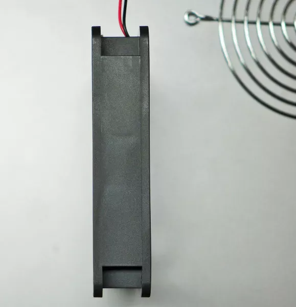 DC-Axiallüfter Ventilator Seitenansicht